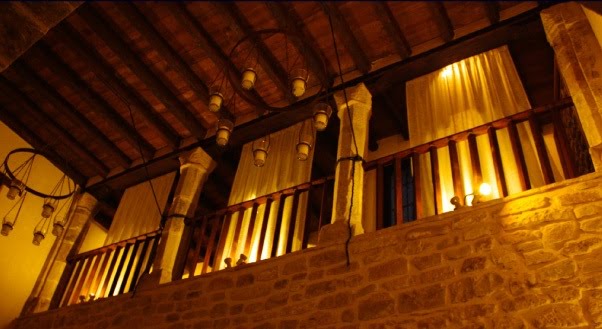 Descubriendo la Sinagoga del agua: la galería de mujeres.