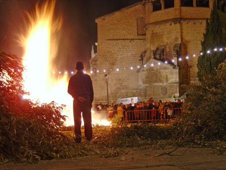 Hasta San Antón, Pascuas son